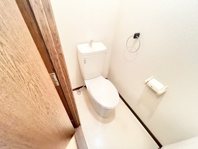 トイレ　※別部屋参考写真