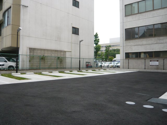 【SKY GATE 主税町の駐車場】