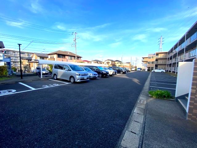 【八千代市上高野のマンションの駐車場】