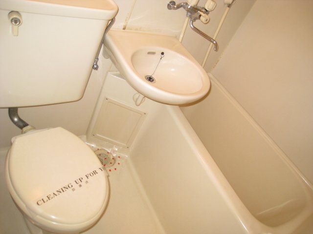 バス・シャワールーム　同物件別室です。