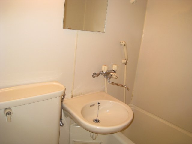 洗面設備　同物件別室です。