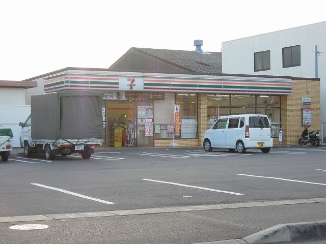 コンビニ　セブンイレブン静岡草薙SS店（コンビニ）まで650m