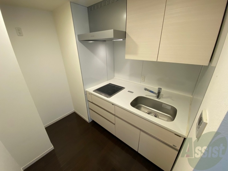 キッチン　ＩＨシステムキッチンです。お手入れも楽々ですね。