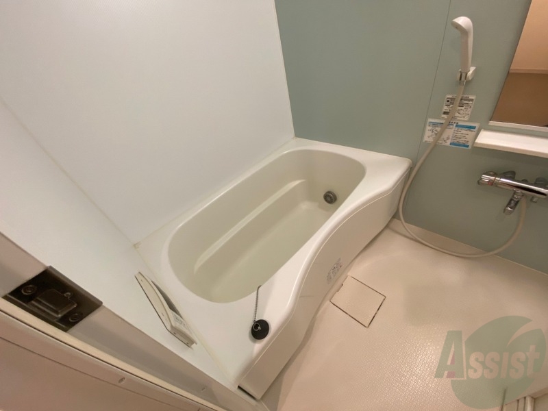 バス・シャワールーム　お風呂になります。一日の疲れを癒してくださいね。