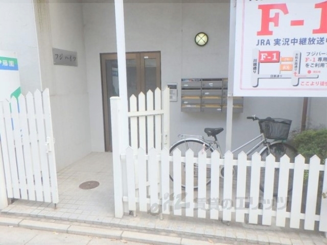 その他　正面入り口