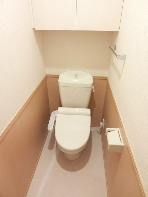 トイレ　ウォシュレット付です！