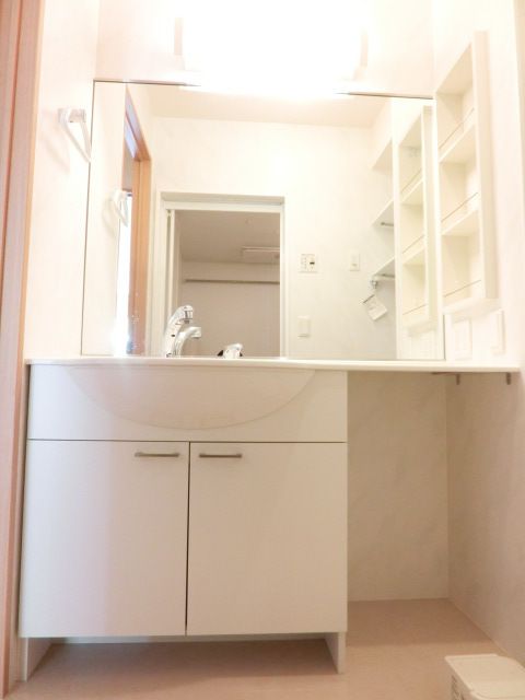 洗面設備　毎日使う独立洗面台です！