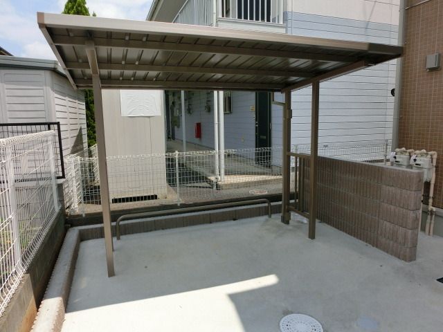 その他共有部分　屋根付きの駐輪場です。