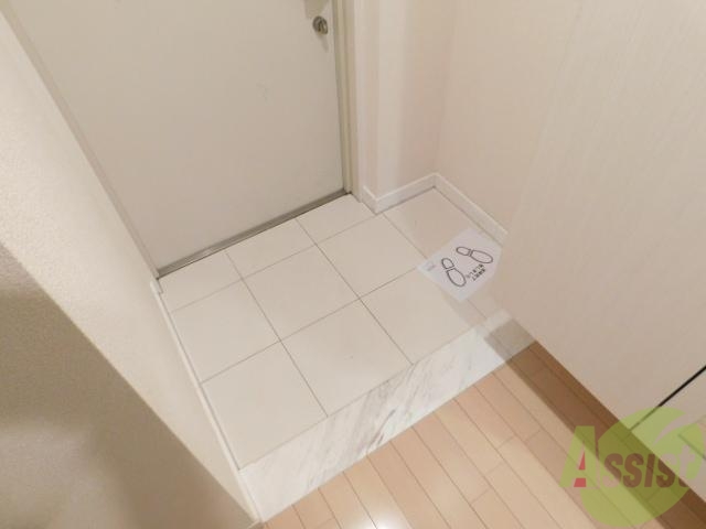 玄関　シューズボックスつきの玄関。