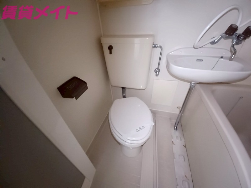 トイレ　同型参考写真