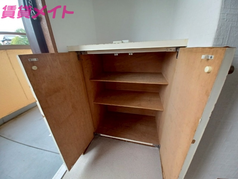 収納　同型参考写真