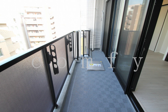 バルコニー　長さのあるバルコニー