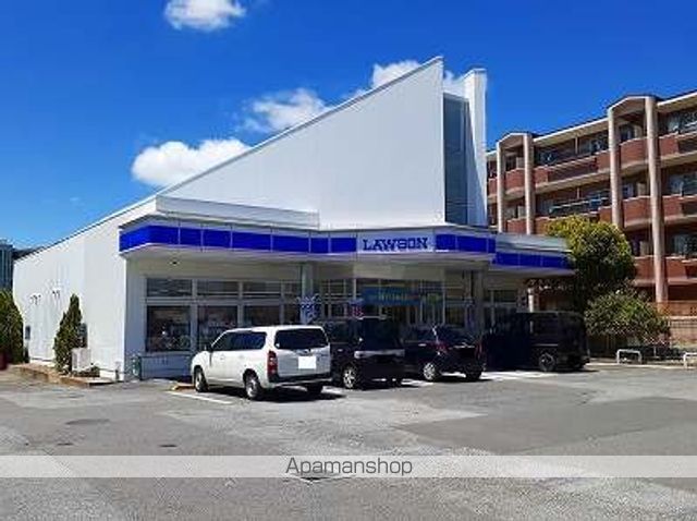 コンビニ　ローソン（コンビニ）まで750m