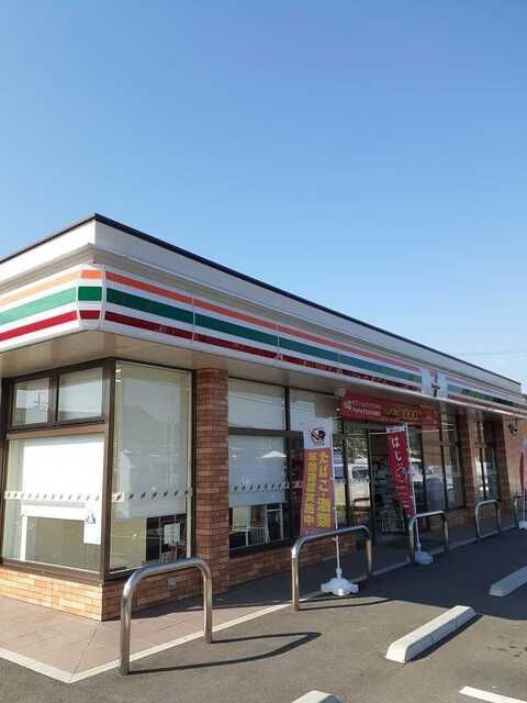 コンビニ　セブンイレブン山口平川店（コンビニ）まで900m