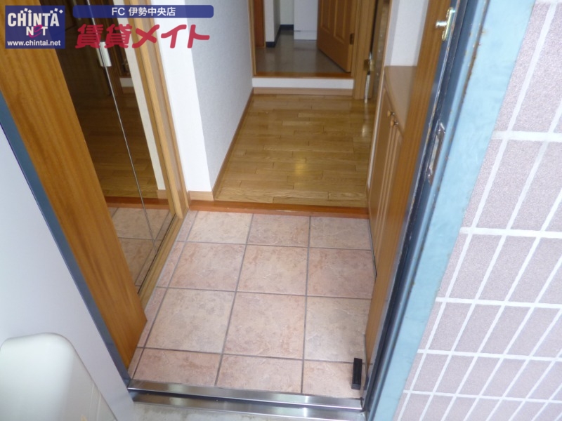 玄関　同一物件別部屋の写真です