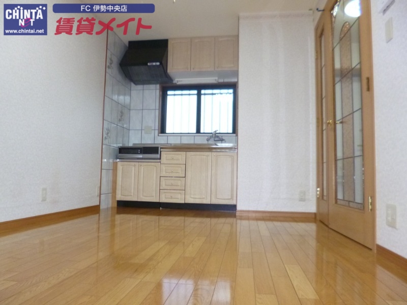 居室・リビング　同一物件別部屋の写真です