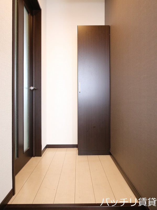 玄関　同型タイプの為現状優先