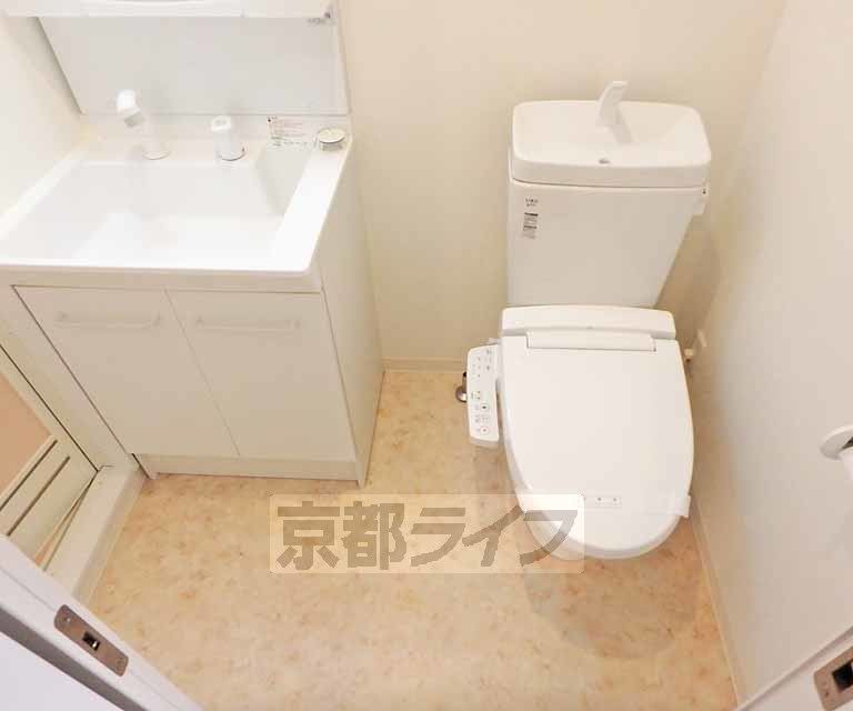 トイレ　トイレスペースです