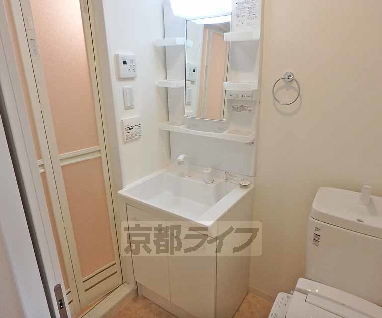 洗面設備　朝の支度はこちらでどうぞ