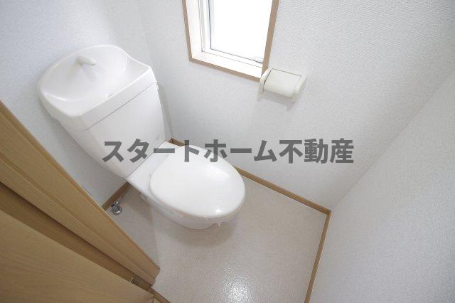 トイレ　清潔感のあるトイレです