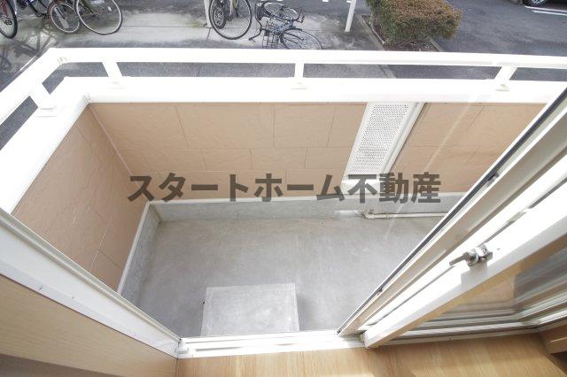 バルコニー　外からの目が気にならないバルコニーで洗濯物が干せます