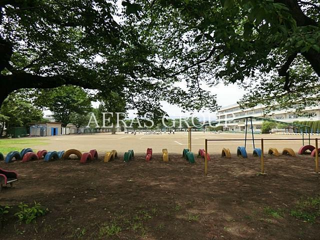 小学校　飯能市立富士見小学校（小学校）まで582m