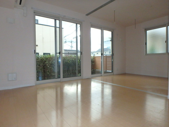 居室・リビング　写真別号室参照