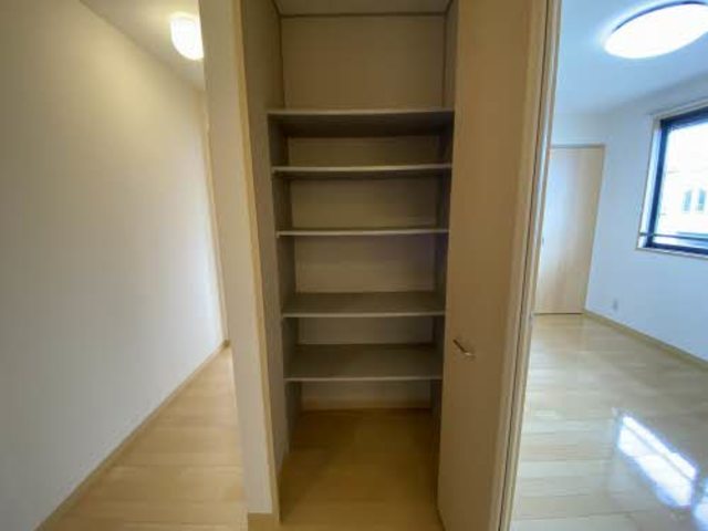 収納　廊下