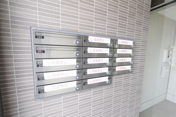 エントランス　メールボックスです