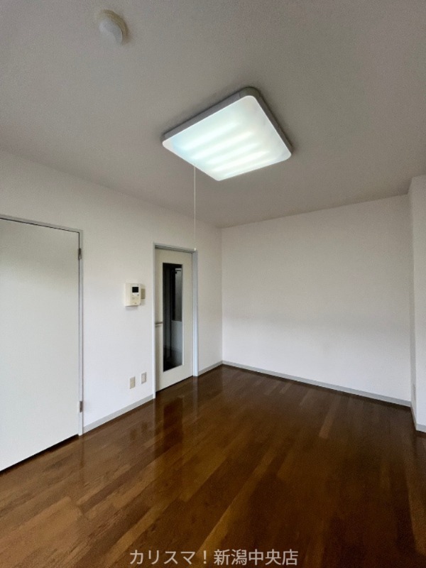 居室・リビング　※別部屋参考写真