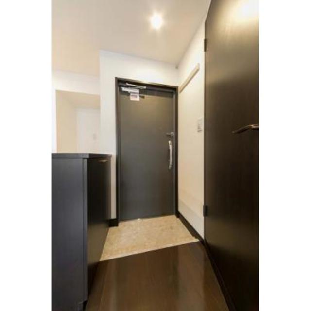 玄関　※写真は同タイプ住戸です。