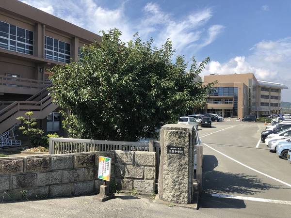 中学校　三原中学校（中学校）まで2530m