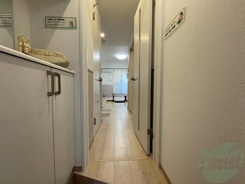 玄関　玄関から撮影しました。お部屋の明るさが伝わりますか