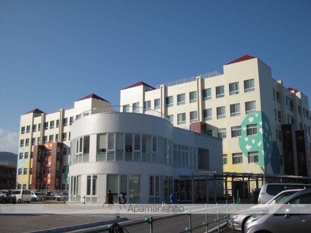 病院　四国こどもと大人の医療センター（病院）まで1200m