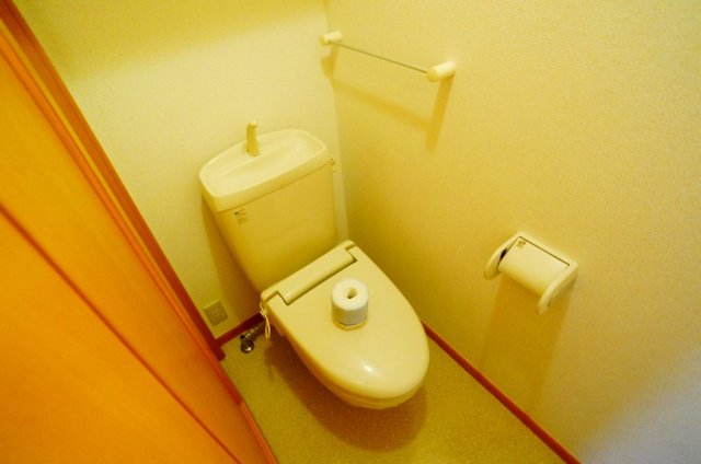 トイレ　落ち着いたトイレです