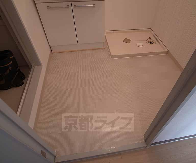 洗面設備　広いスペースのある脱衣所です。