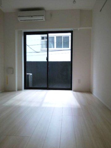 居室・リビング　別号室参考写真