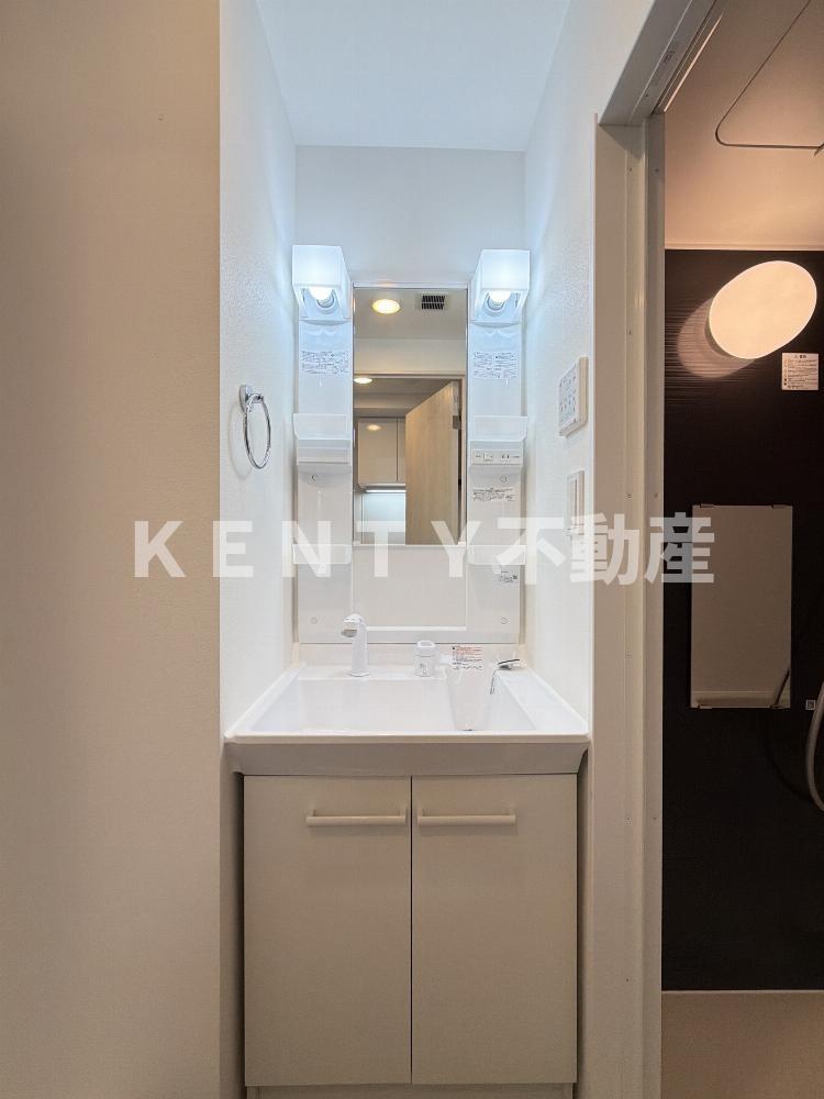 洗面設備　コンパクトで使いやすい洗面所