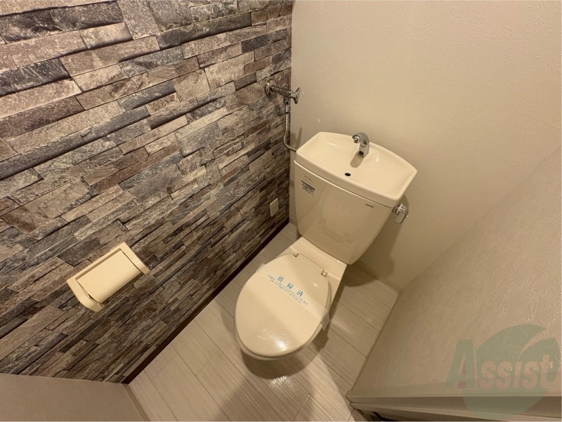 トイレ　こちらはトイレです。清潔感があり、安心して使用できます。