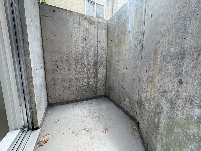 バルコニー　バルコニーです。洗濯物を干したり一息ついたりできますね！