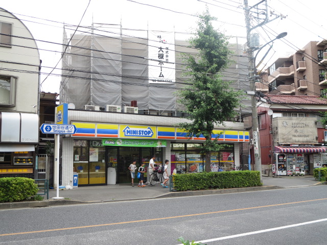 コンビニ　ミニストップ狛江岩戸北店（コンビニ）まで665m