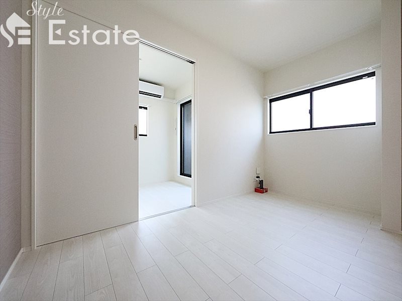 居室・リビング　同仕様内装