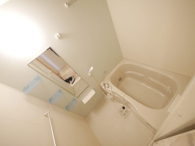 バス・シャワールーム　★追焚機能付でバスタブの広さも十分です★