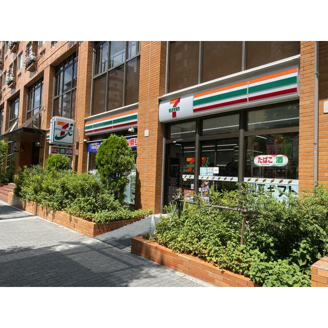 コンビニ　セブンイレブン横浜駅東口店（コンビニ）まで148m