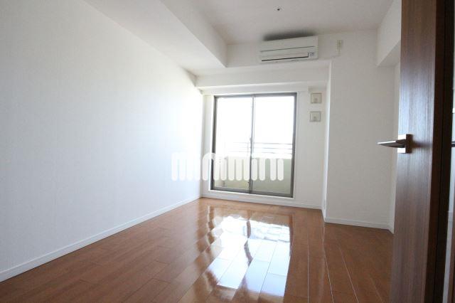 居室・リビング　明るいお部屋です
