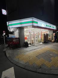 コンビニ　ローソンストア100綾瀬3丁目店（コンビニ）まで268m