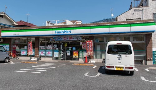 コンビニ　ファミリーマート 北小岩六丁目店（コンビニ）まで382m