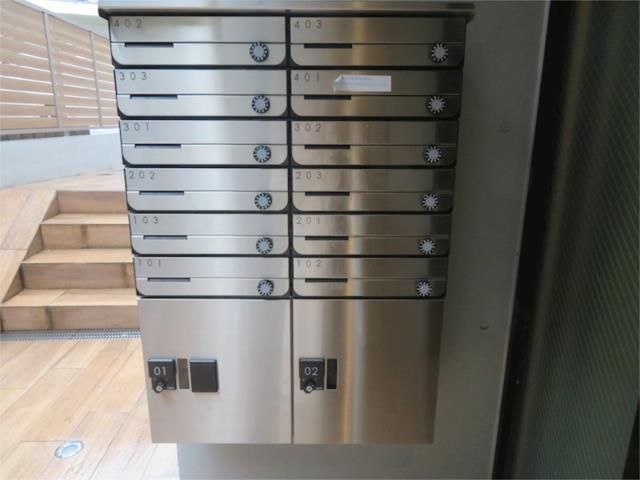 ロビー　■宅配ＢＯＸ■敷地内ゴミ置き場■駐輪場