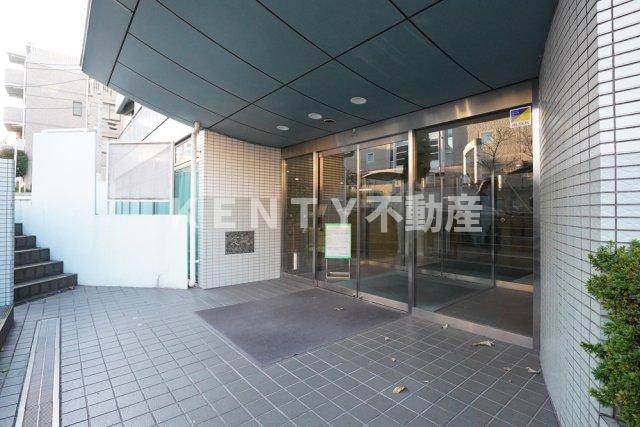 エントランス　落ち着いたエントランスです
