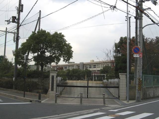 小学校　桜井谷小学校（小学校）まで444m